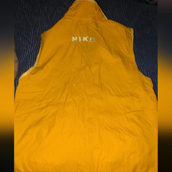 Nike Vest NWT - Picture 3 of 3